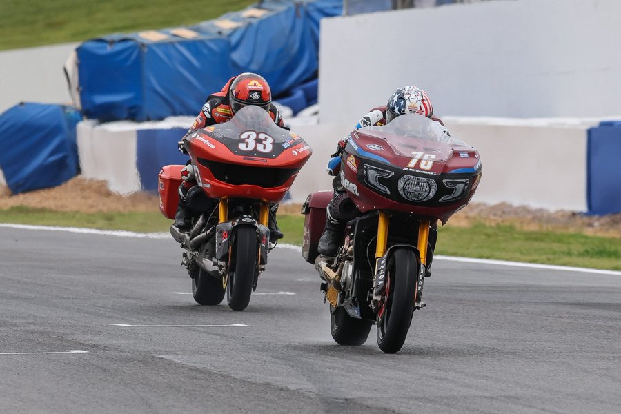 Loris Baz